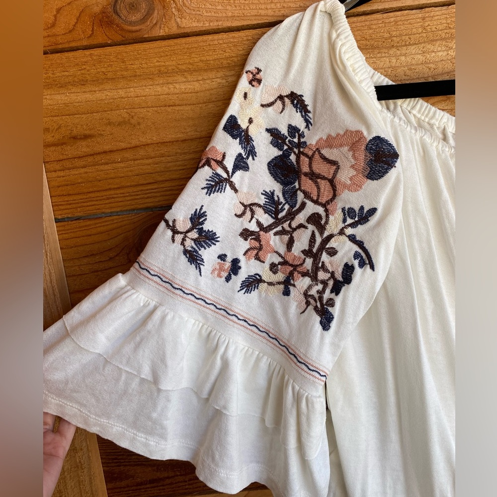 Altar’d State Brand off-shoulder off-white floral blouse